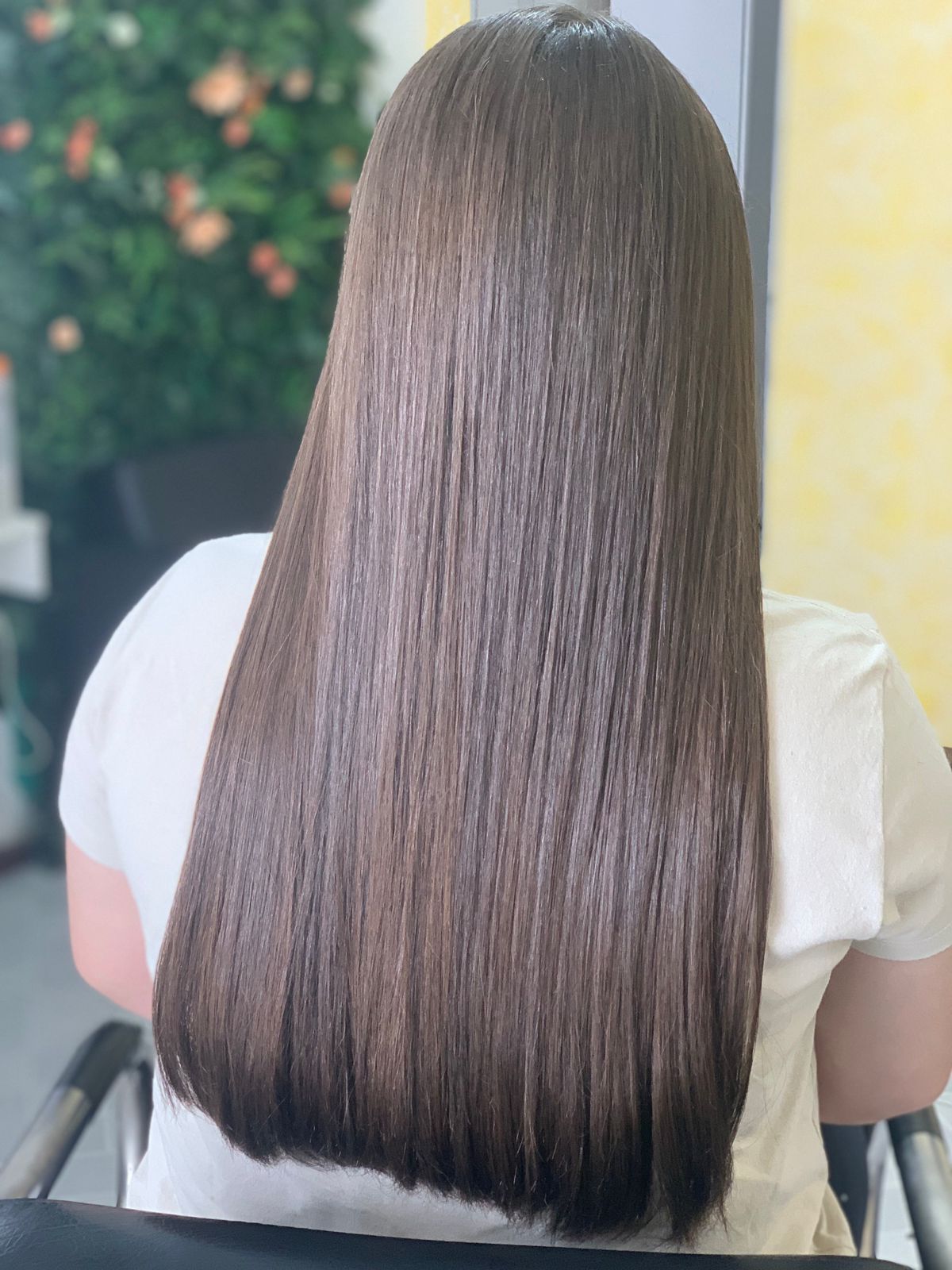 Resultado: cabelo liso, alinhado e com brilho espelhado
